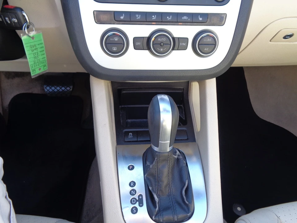 2015 Volkswagen Eos - Image 13 of 21