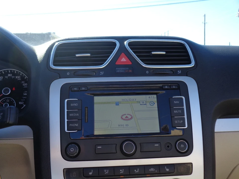 2015 Volkswagen Eos - Image 8 of 21
