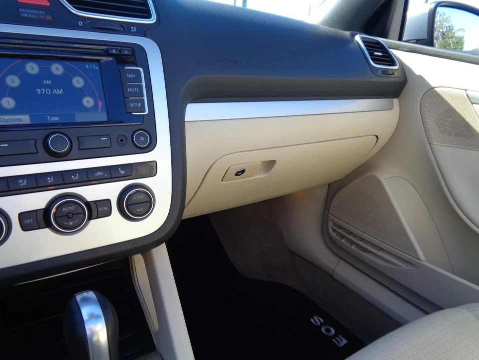 2015 Volkswagen Eos - Image 11 of 21