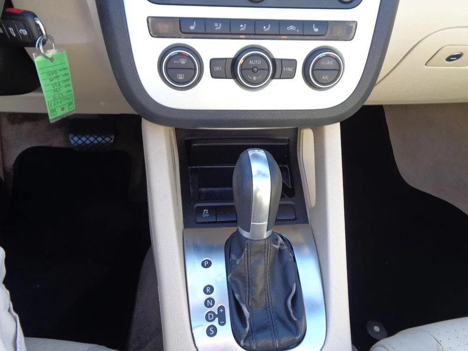 2015 Volkswagen Eos - Image 10 of 21