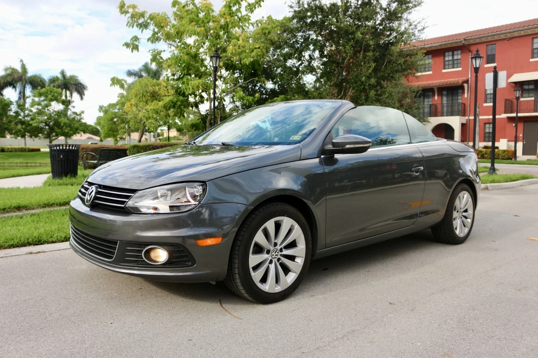 2015 Volkswagen Eos - Image 2 of 21