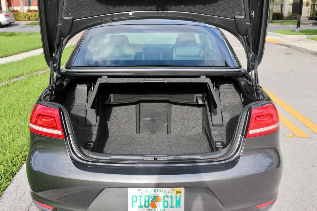 2015 Volkswagen Eos - Image 11 of 21