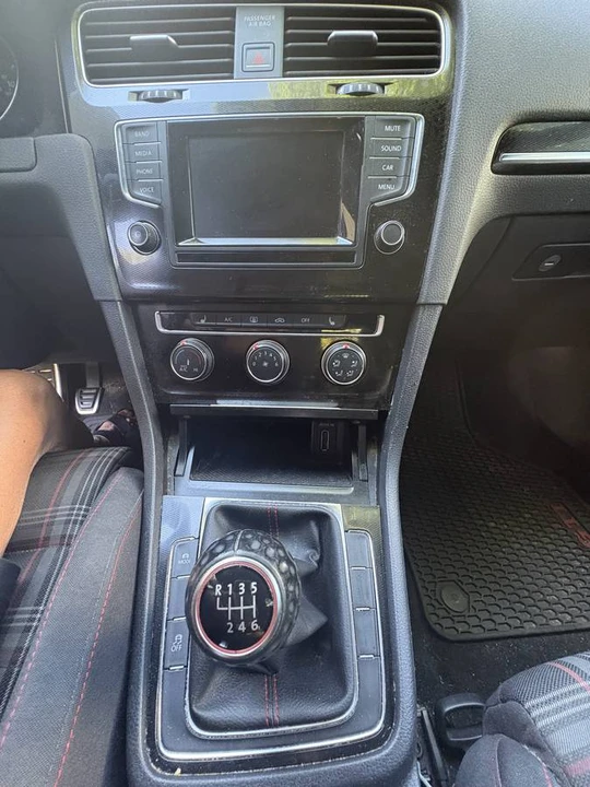 2015 Volkswagen GTI Mk7 - Image 4 of 7