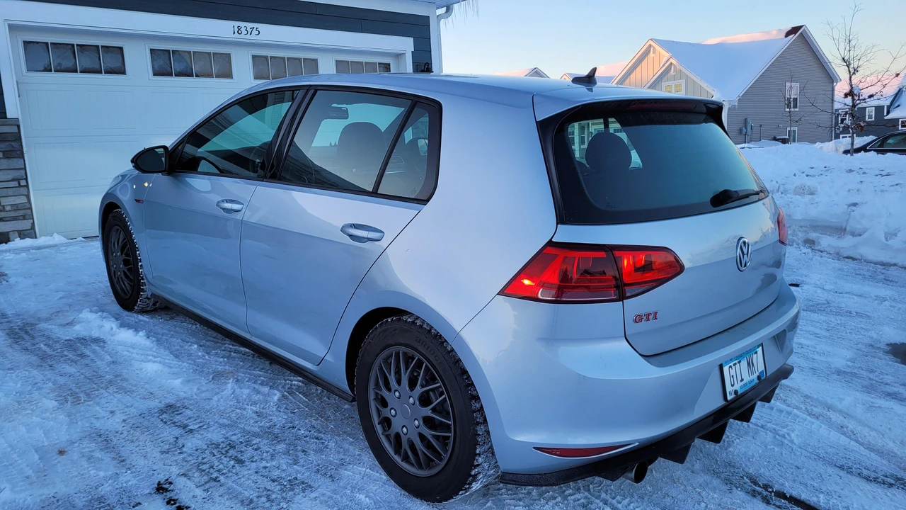 2015 Volkswagen GTI Mk7 - Image 9 of 10