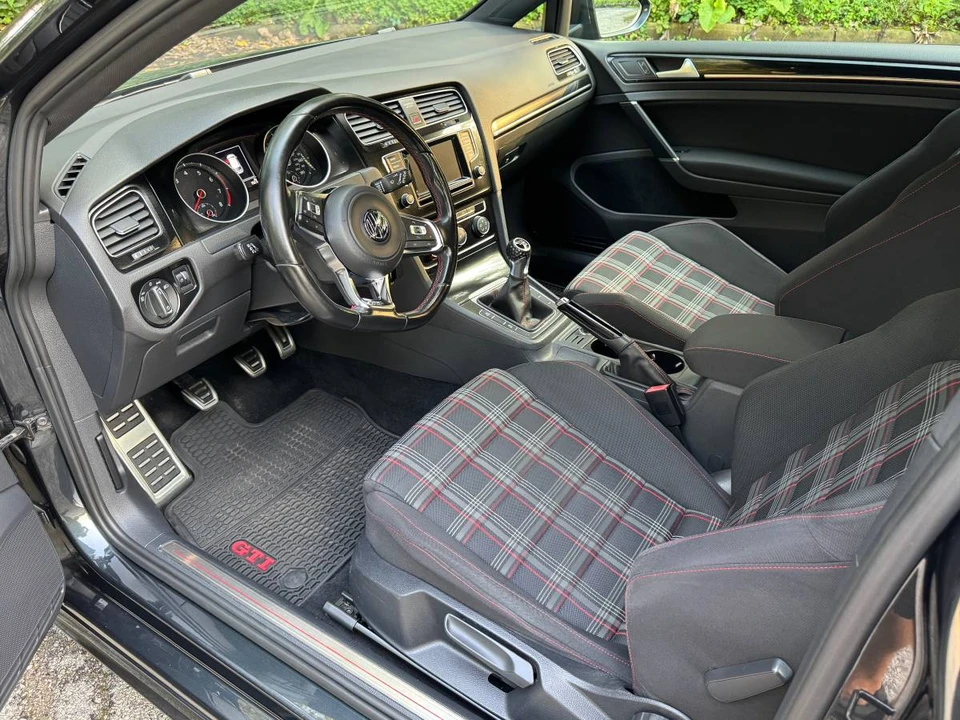 2015 Volkswagen GTI Mk7 - Image 13 of 19
