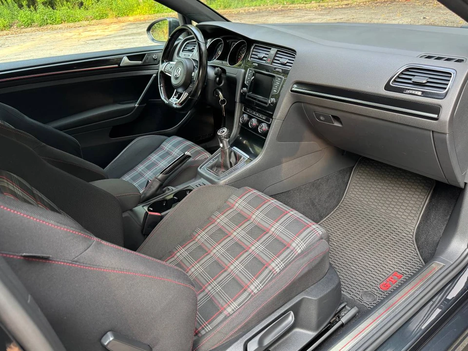 2015 Volkswagen GTI Mk7 - Image 17 of 19