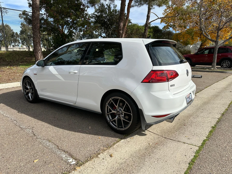 2015 Volkswagen GTI Mk7 - Image 9 of 31