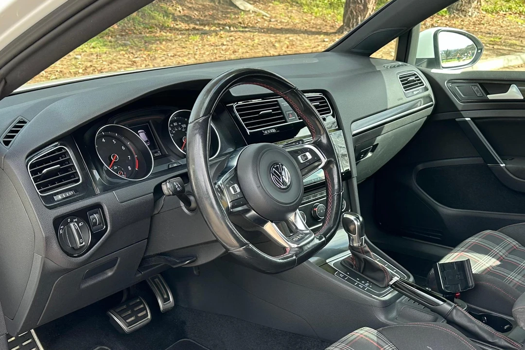 2015 Volkswagen GTI Mk7 - Image 30 of 31