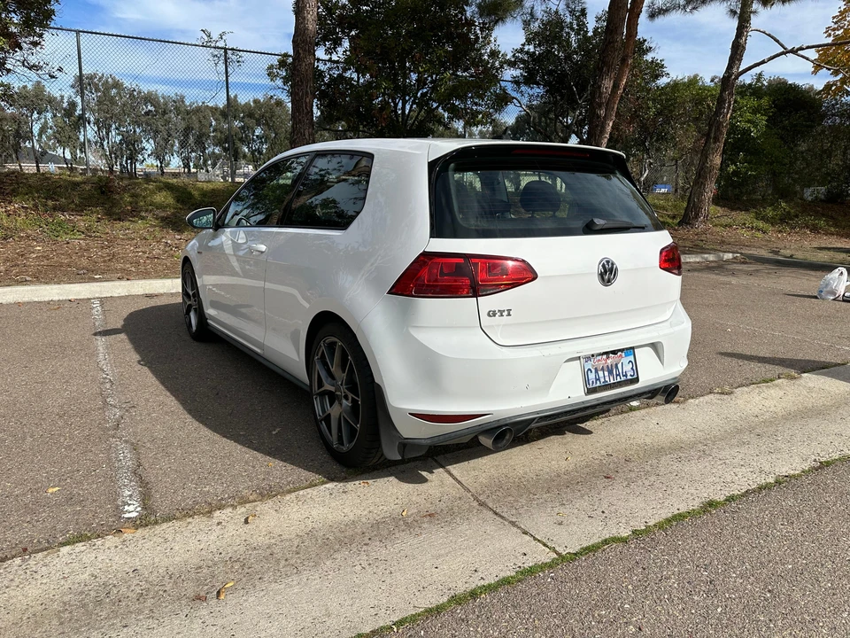 2015 Volkswagen GTI Mk7 - Image 10 of 31