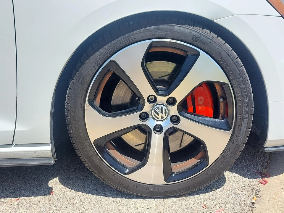 2015 Volkswagen GTI Mk7 - Image 28 of 31