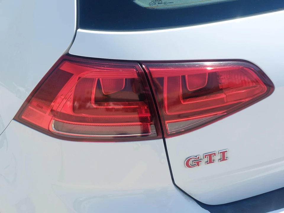 2015 Volkswagen GTI Mk7 - Image 17 of 31