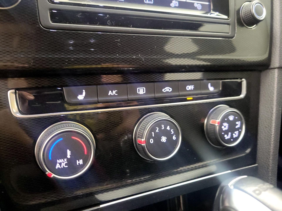 2015 Volkswagen GTI Mk7 - Image 17 of 27