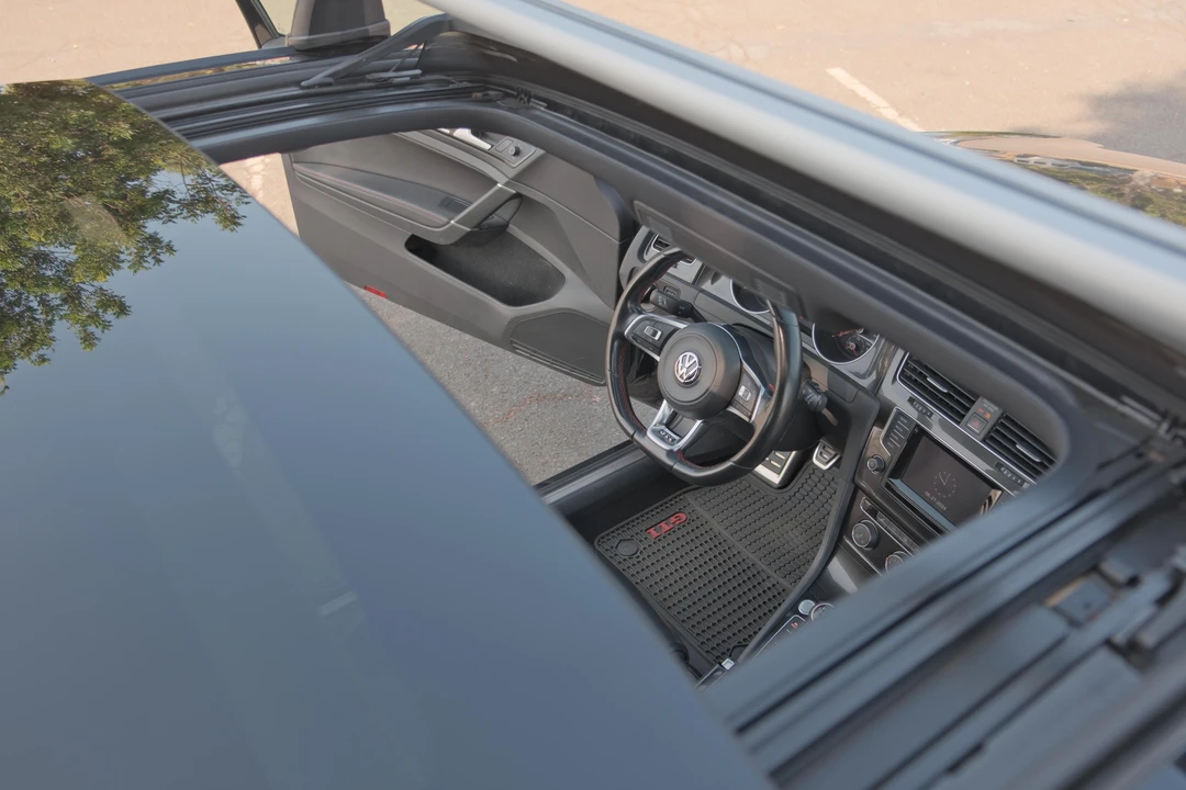 2015 Volkswagen GTI Mk7 - Image 29 of 31