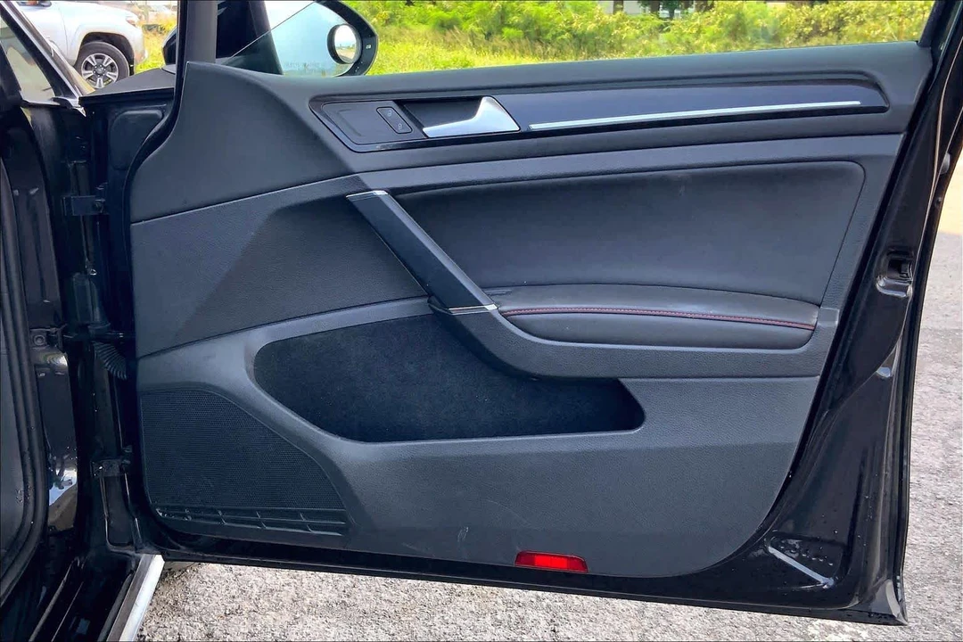 2015 Volkswagen GTI Mk7 - Image 28 of 31