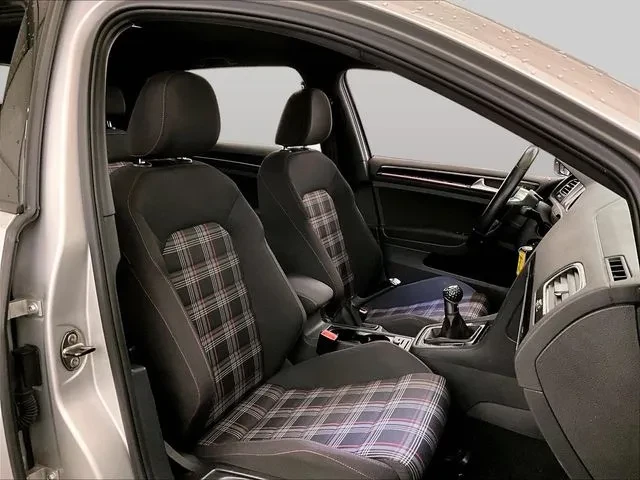 2015 Volkswagen GTI Mk7 - Image 9 of 31