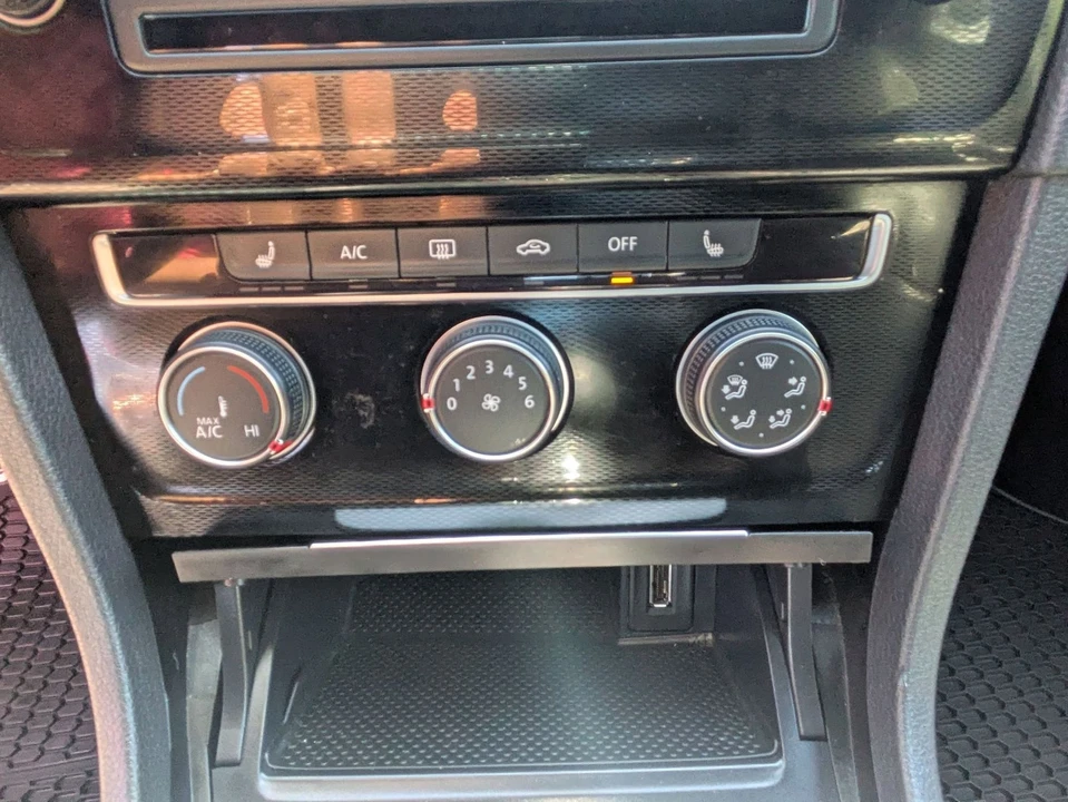 2015 Volkswagen GTI Mk7 - Image 16 of 31