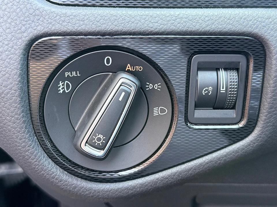 2015 Volkswagen GTI Mk7 - Image 27 of 31