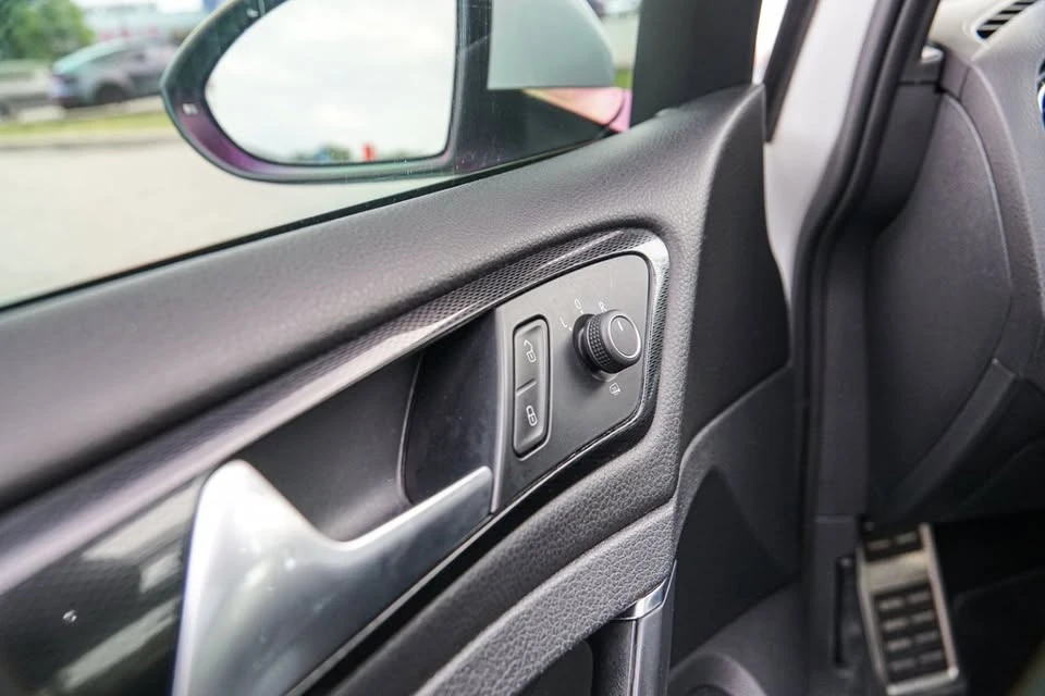 2015 Volkswagen GTI Mk7 - Image 16 of 20
