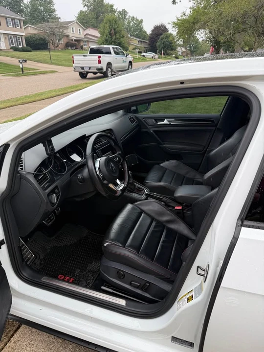 2015 Volkswagen GTI Mk7 - Image 9 of 15