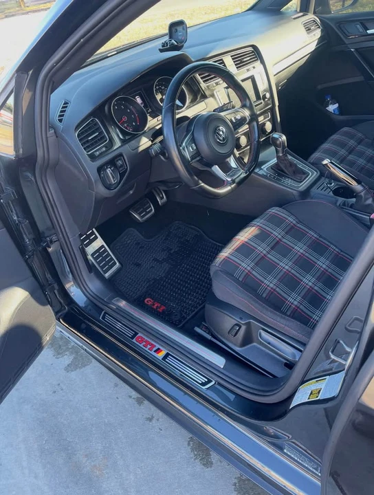 2015 Volkswagen GTI Mk7 - Image 2 of 17