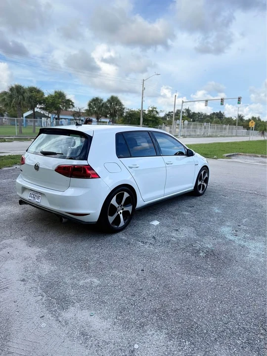 2015 Volkswagen GTI Mk7 - Image 4 of 7