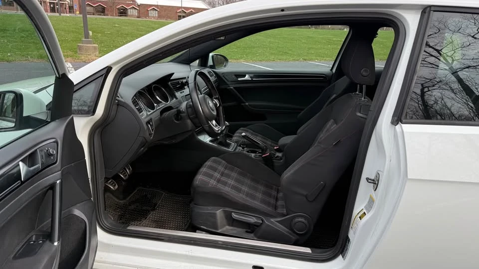 2015 Volkswagen GTI Mk7 - Image 10 of 16