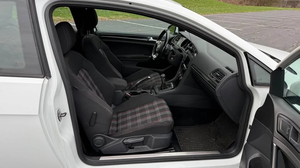 2015 Volkswagen GTI Mk7 - Image 9 of 16