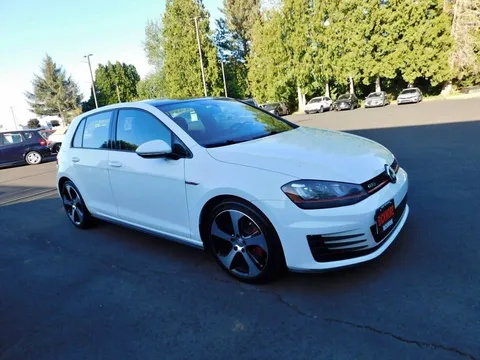 2015 Volkswagen Golf GTI SE Hatchback Sedan 4D
