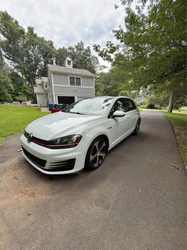 2015 Volkswagen Golf GTI SE Hatchback
