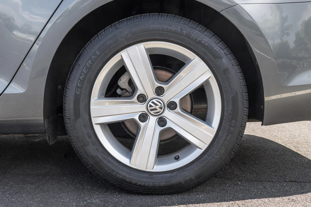 2015 Volkswagen Golf Mk7 - Image 24 of 31