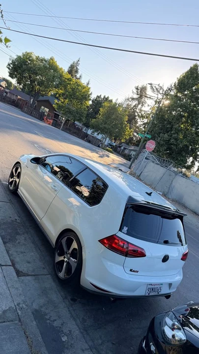 2015 Volkswagen GTI Mk7 - Image 2 of 5