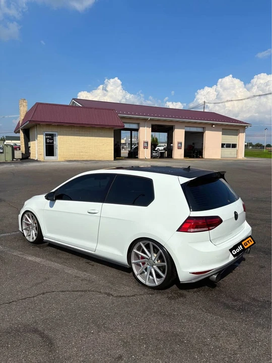 2015 Volkswagen GTI Mk7 - Image 9 of 16