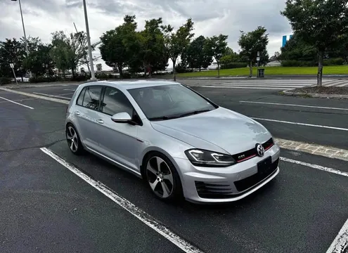 2015 Volkswagen GTI 2.0T Hatchback Sedan 4D
