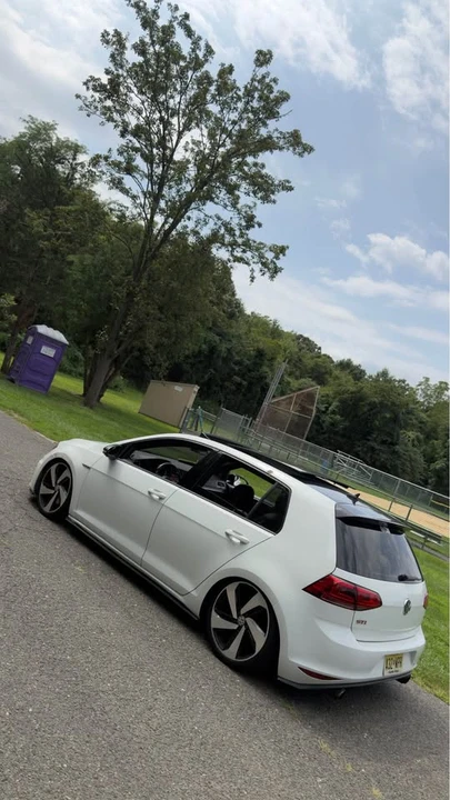 2015 Volkswagen GTI Mk7 - Image 2 of 10