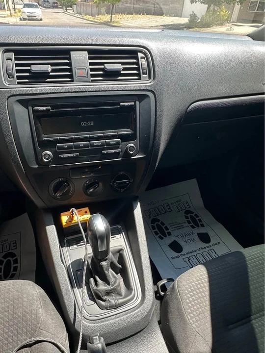 2015 Volkswagen Jetta - Image 14 of 19