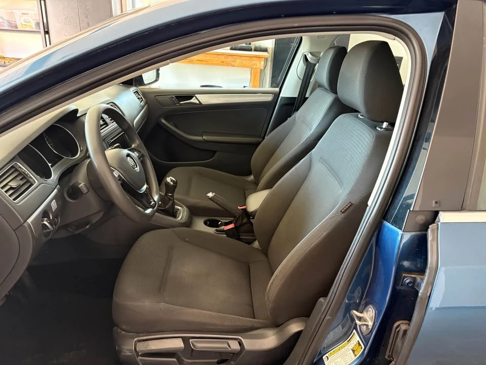 2015 Volkswagen Jetta - Image 6 of 8