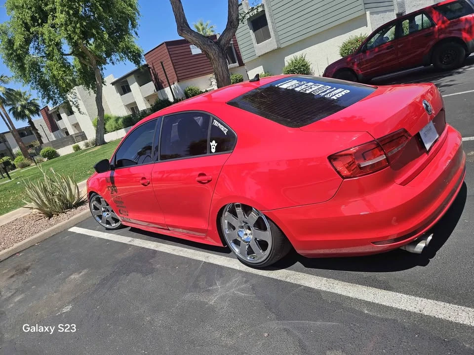 2015 Volkswagen A6 Jetta - Image 2 of 16