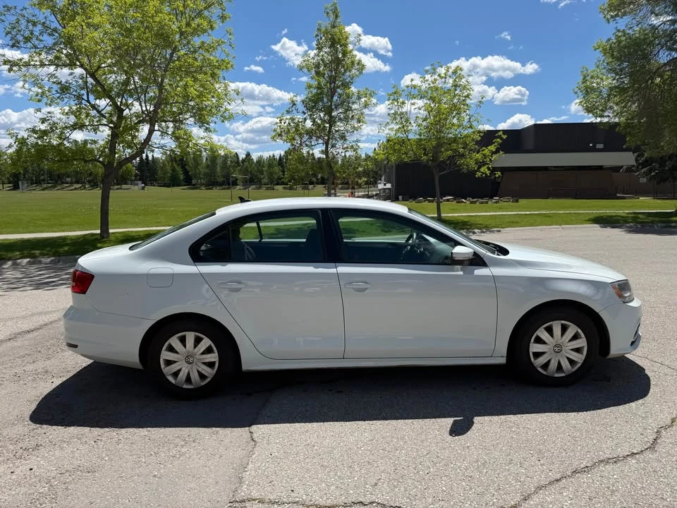 2015 Volkswagen Jetta - Image 2 of 9