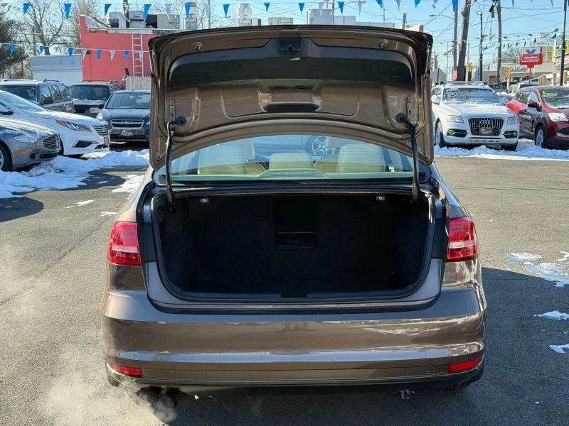2015 Volkswagen A6 Jetta - Image 9 of 12