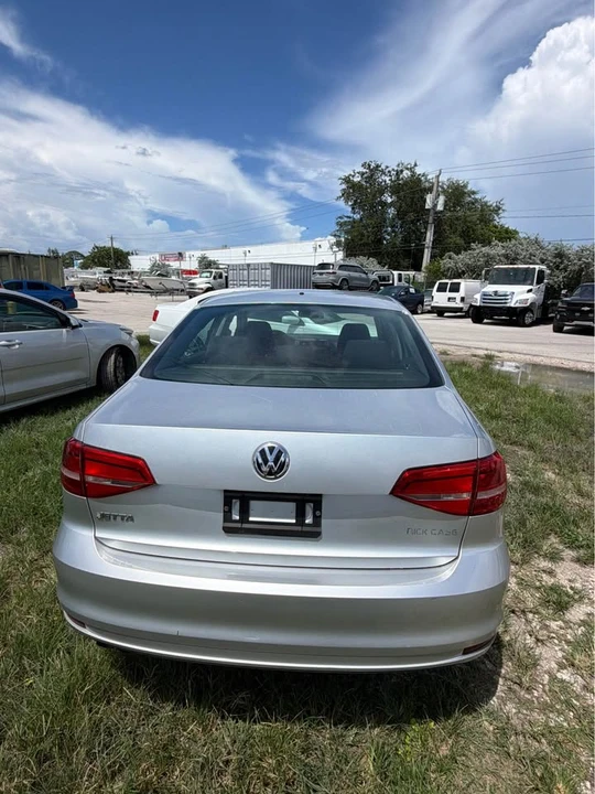 2015 Volkswagen A6 Jetta - Image 8 of 12