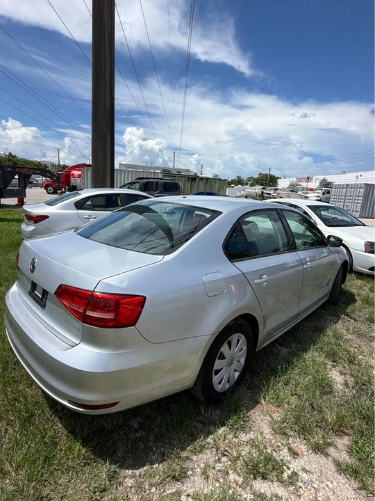 2015 Volkswagen A6 Jetta - Image 6 of 12