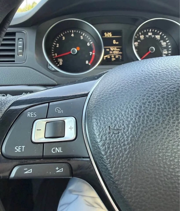 2015 Volkswagen A4 Jetta - Image 10 of 16