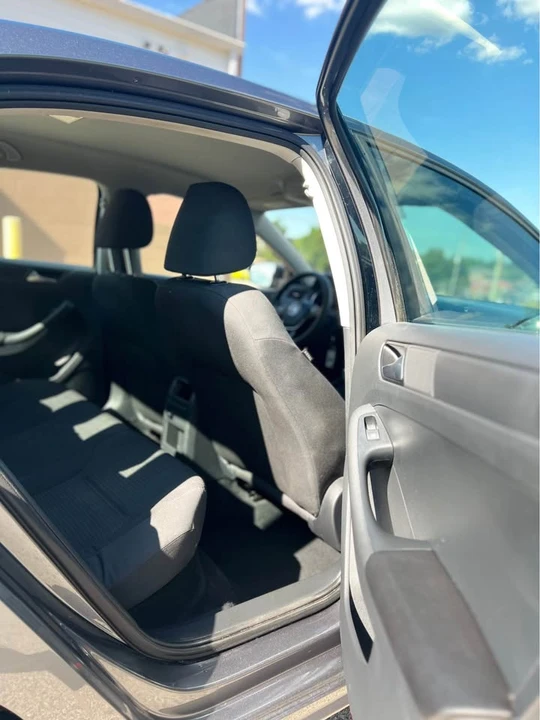 2015 Volkswagen A6 Jetta - Image 8 of 9