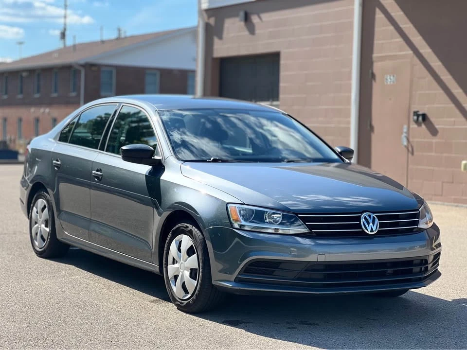 2015 Volkswagen A6 Jetta - Image 2 of 9