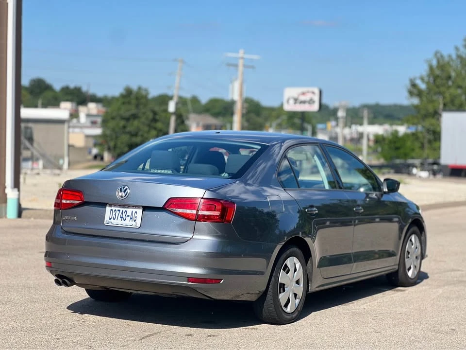 2015 Volkswagen A6 Jetta - Image 3 of 9