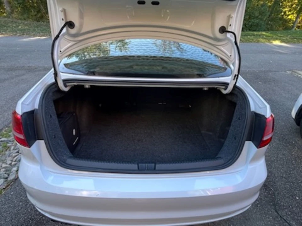 2015 Volkswagen A6 Jetta - Image 10 of 12