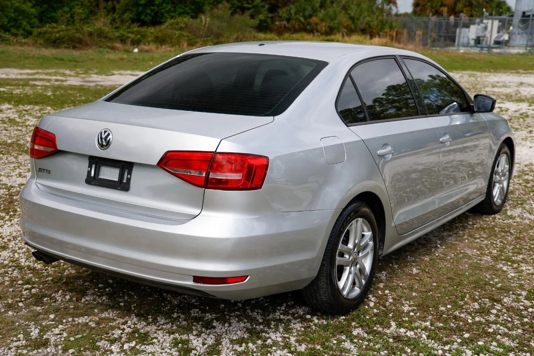 2015 Volkswagen A6 Jetta - Image 11 of 21