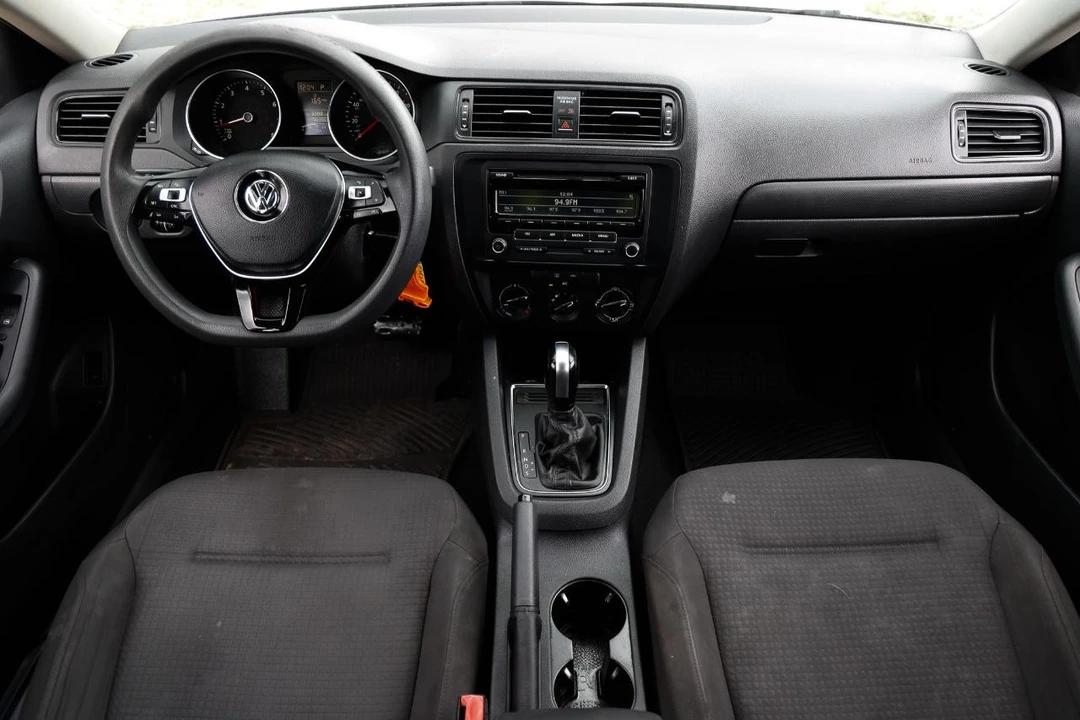 2015 Volkswagen A6 Jetta - Image 2 of 21