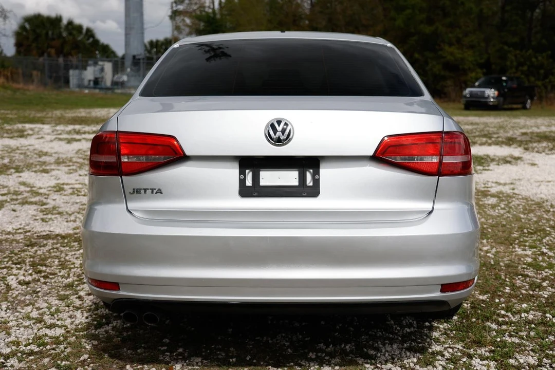 2015 Volkswagen A6 Jetta - Image 9 of 21
