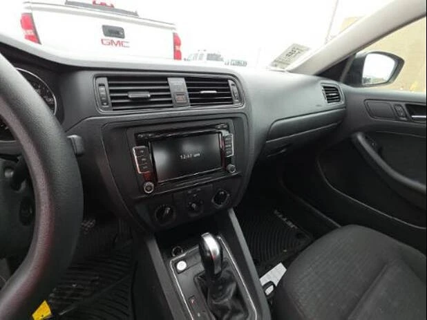 2015 Volkswagen A6 Jetta - Image 4 of 5